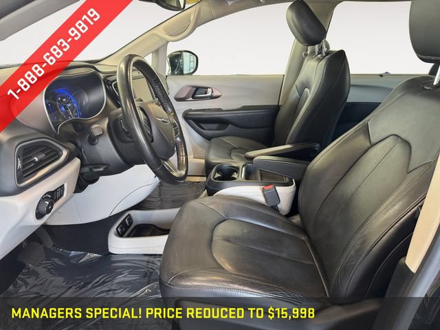 Used 2019 Chrysler Pacifica Touring-L FWD image 9
