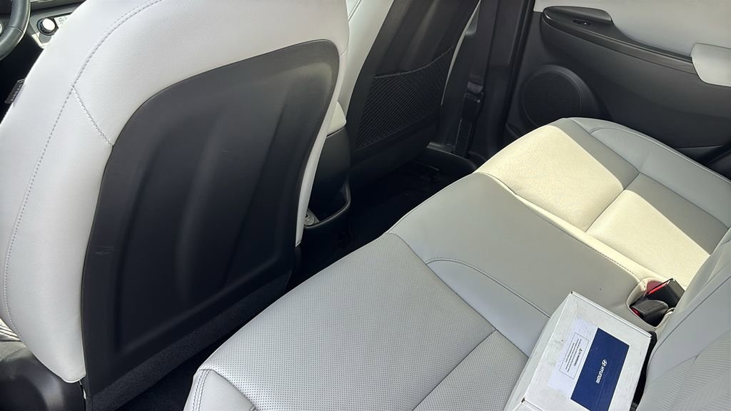 Used 2023 Hyundai Kona Limited w/ Cargo Package FWD image 31