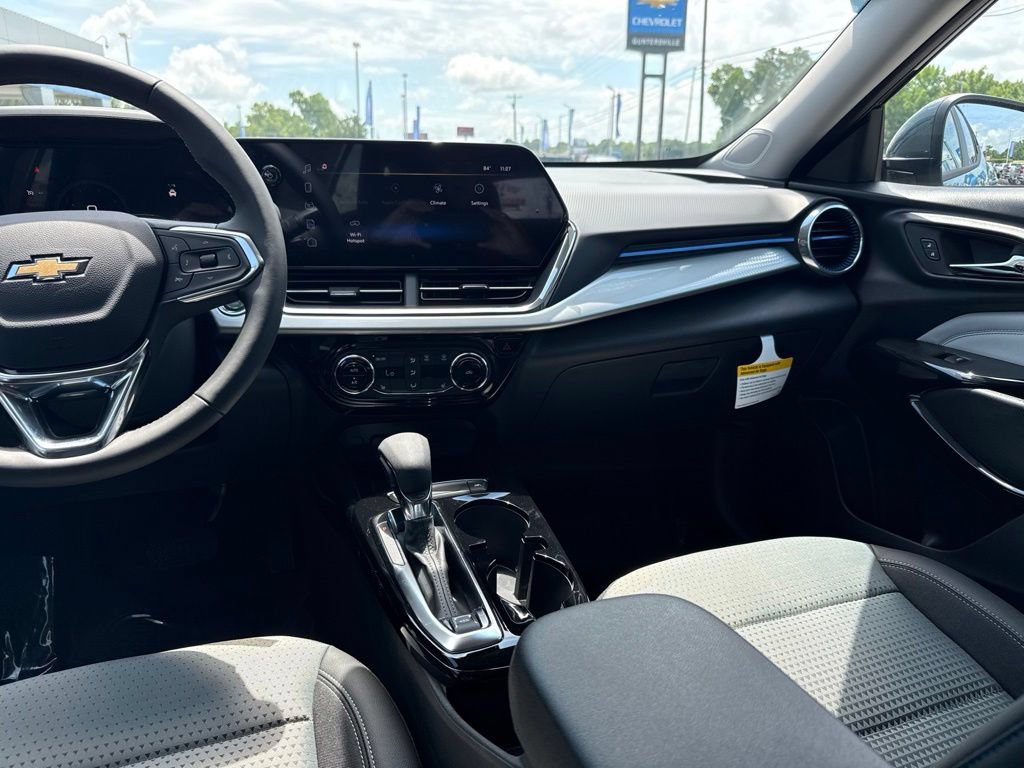 New 2026 Chevrolet Trax LT w/ LT Convenience Package FWD image 12