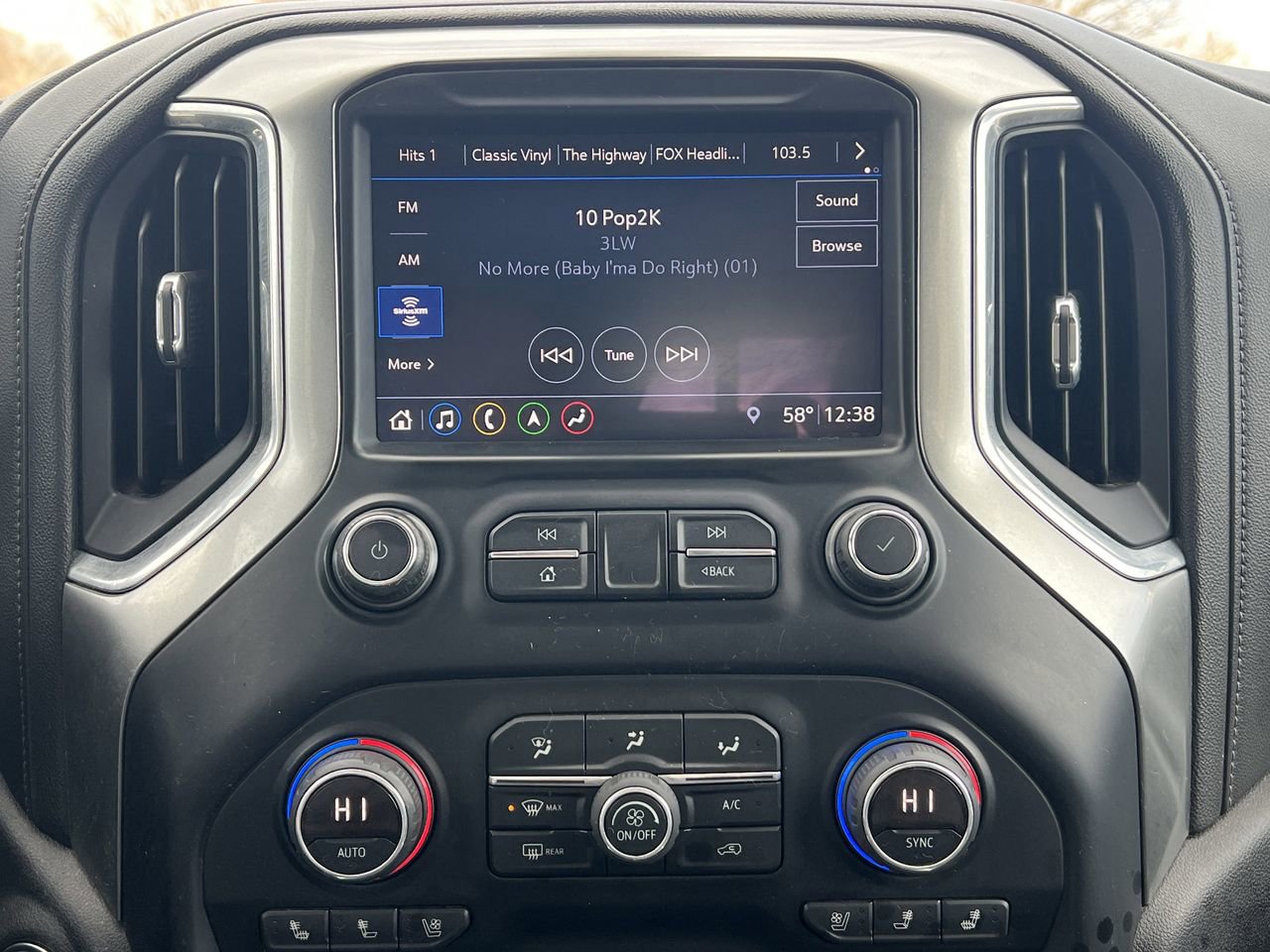 Used 2019 Chevrolet Silverado 1500 LTZ w/ LTZ Plus Package image 6