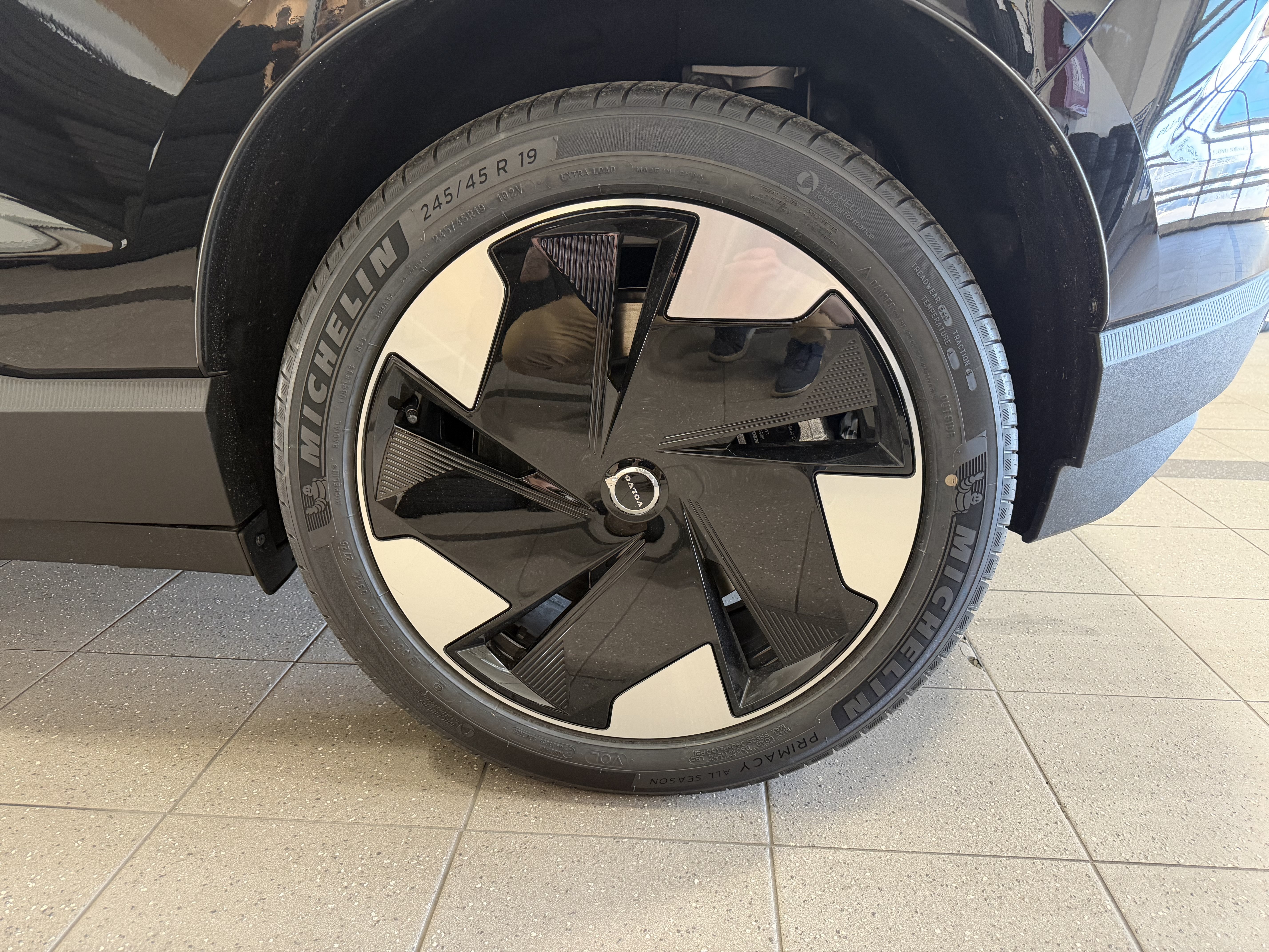 New 2026 Volvo EX30 Plus w/ Protection Package Premier AWD/4WD image 7