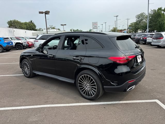 Used 2025 Mercedes-Benz GLC 350e 4MATIC image 4