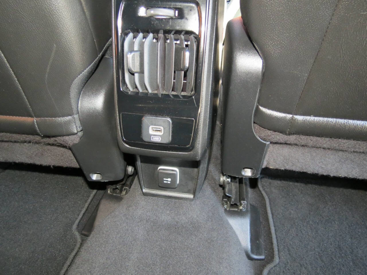 Used 2024 Jeep Compass Limited w/ Sun and Sound Group image 10