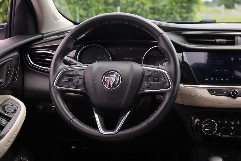 Used 2023 Buick Encore GX Essence w/ Experience Buick Package FWD image 24