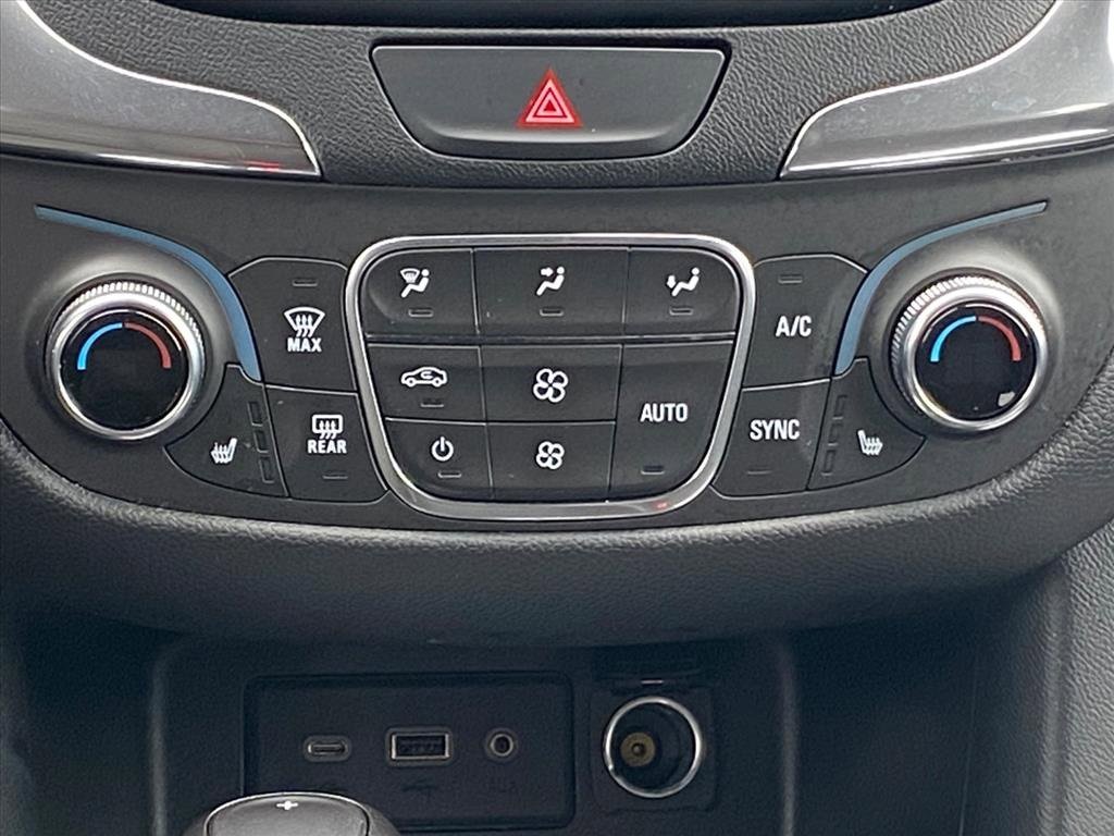 Used 2020 Chevrolet Equinox LT w/ Driver Convenience Package image 11