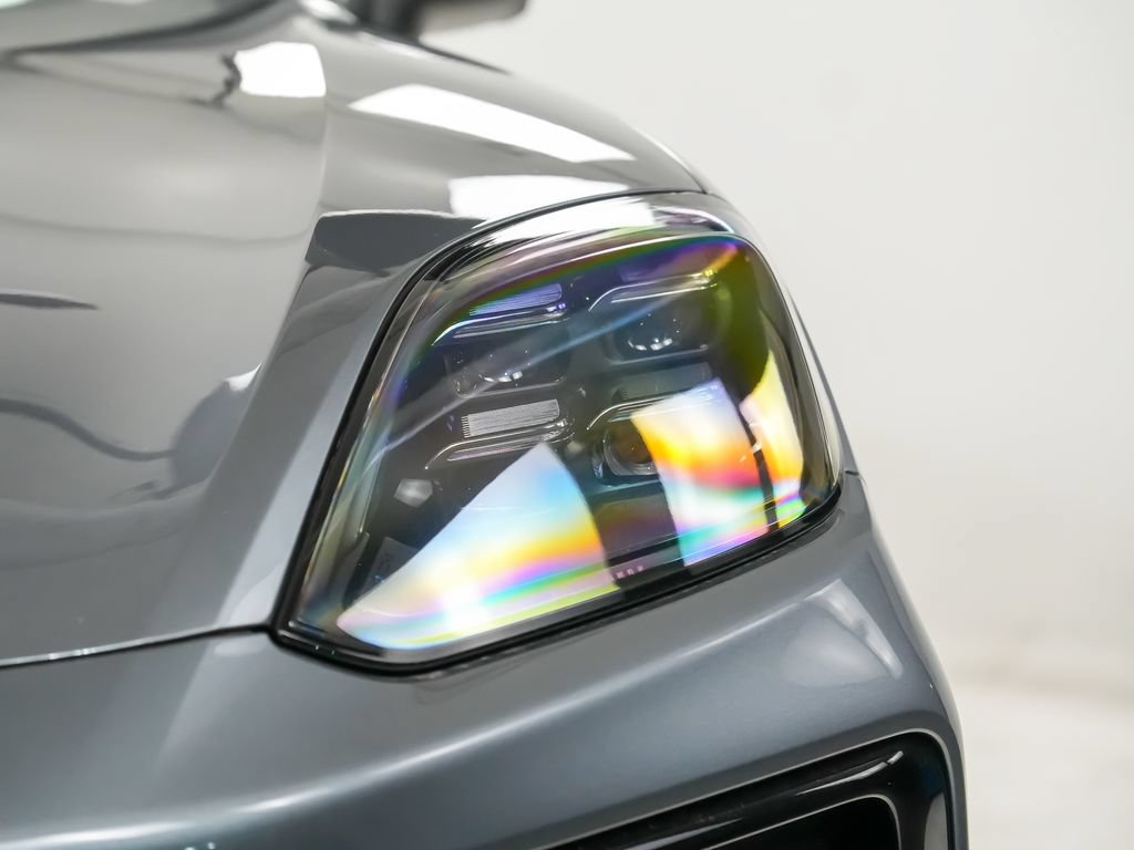 New 2026 Porsche Cayenne Coupe AWD/4WD image 7