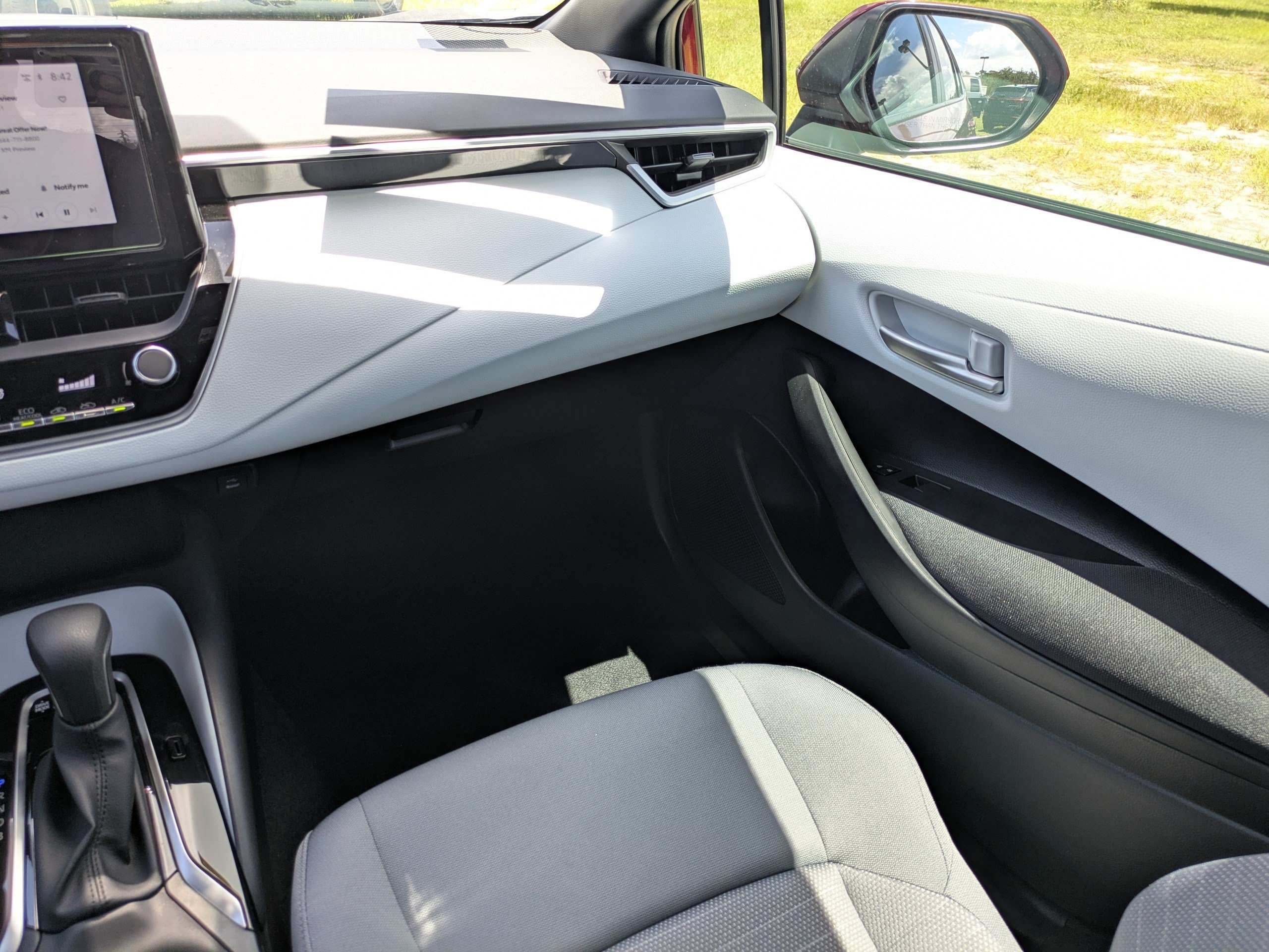 Used 2026 Toyota Corolla SE FWD image 15