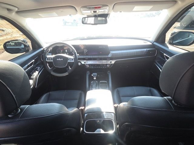 Used 2023 Kia Telluride EX w/ EX Captain's Chair Package image 22
