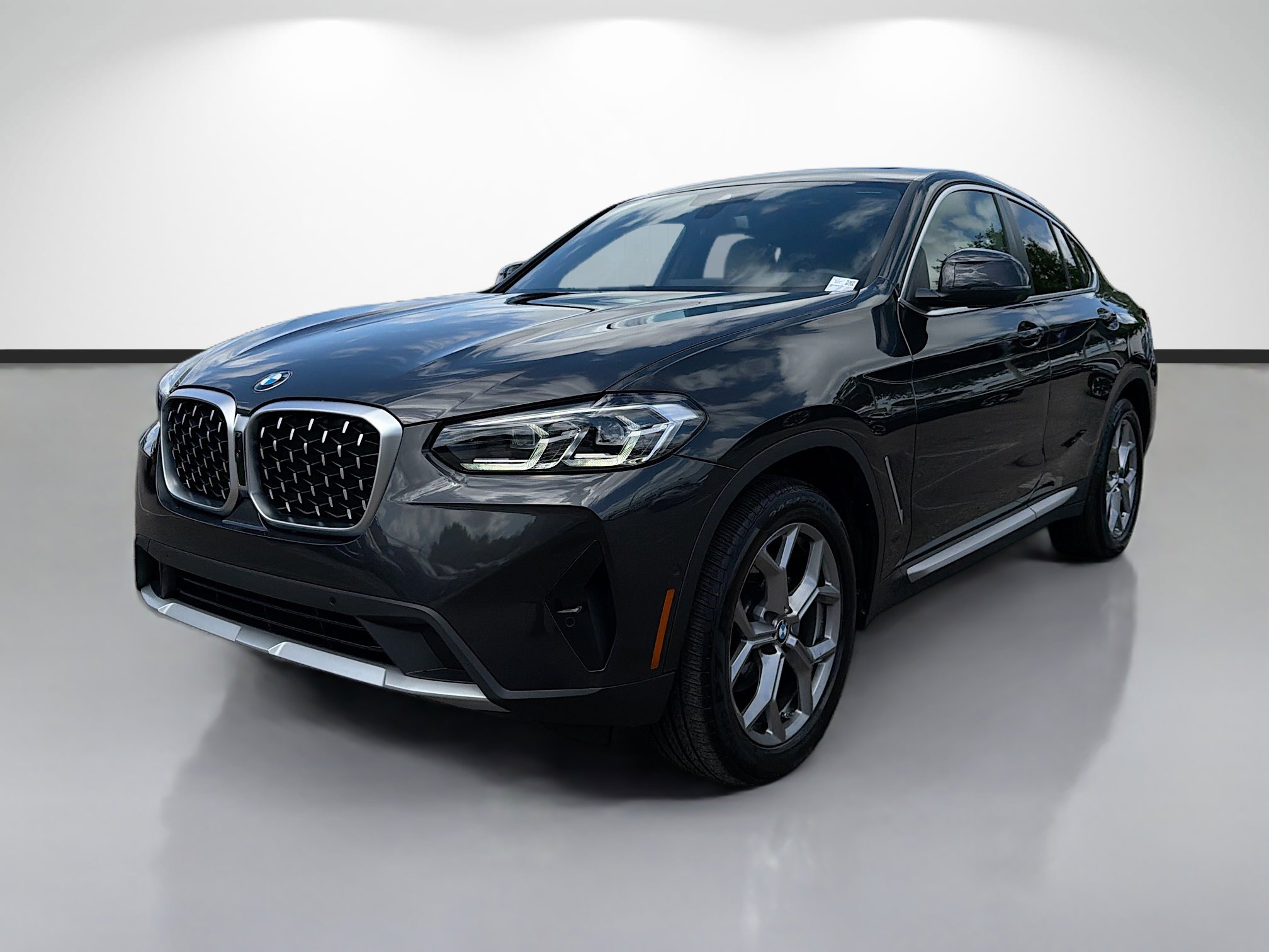 Used 2025 BMW X4 xDrive30i image 7