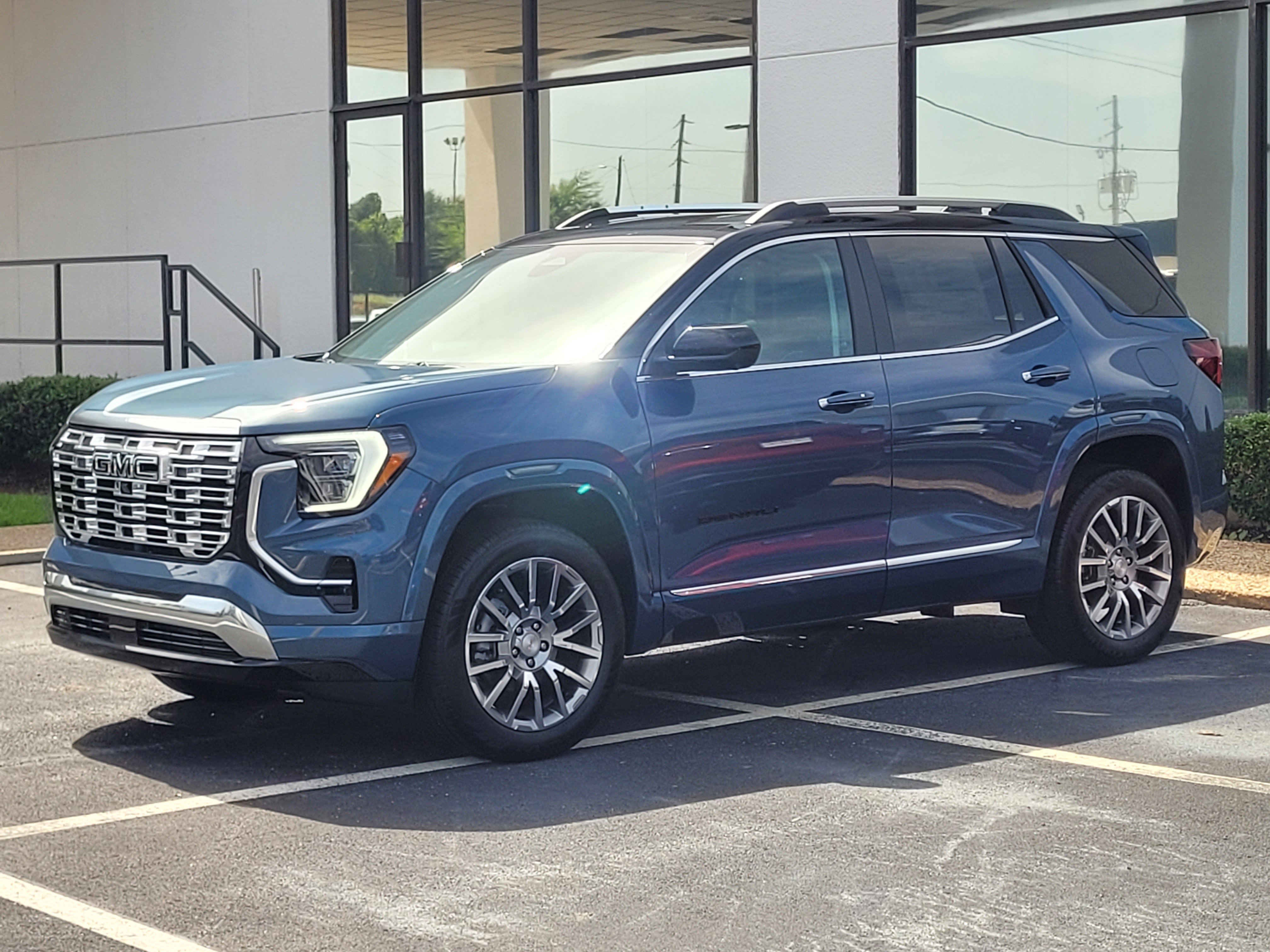 New 2027 GMC Terrain Denali w/ LPO, Black Badging Package AWD/4WD image 3