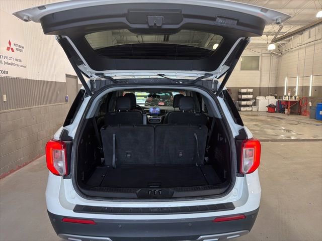 Used 2022 Ford Explorer XLT w/ Equipment Group 202A AWD/4WD image 5