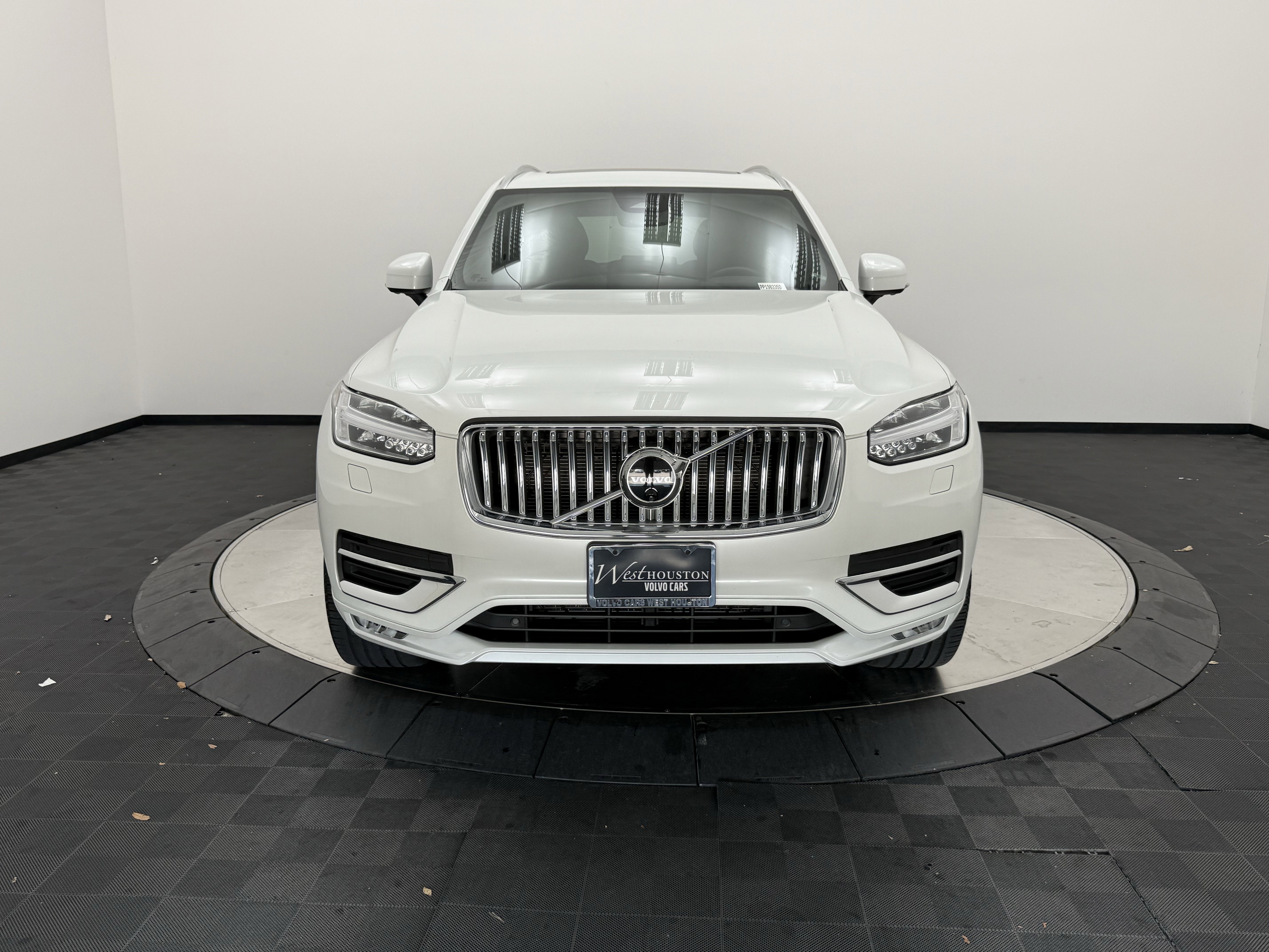 Certified 2023 Volvo XC90 B5 Plus w/ Protection Package Premier AWD/4WD image 2