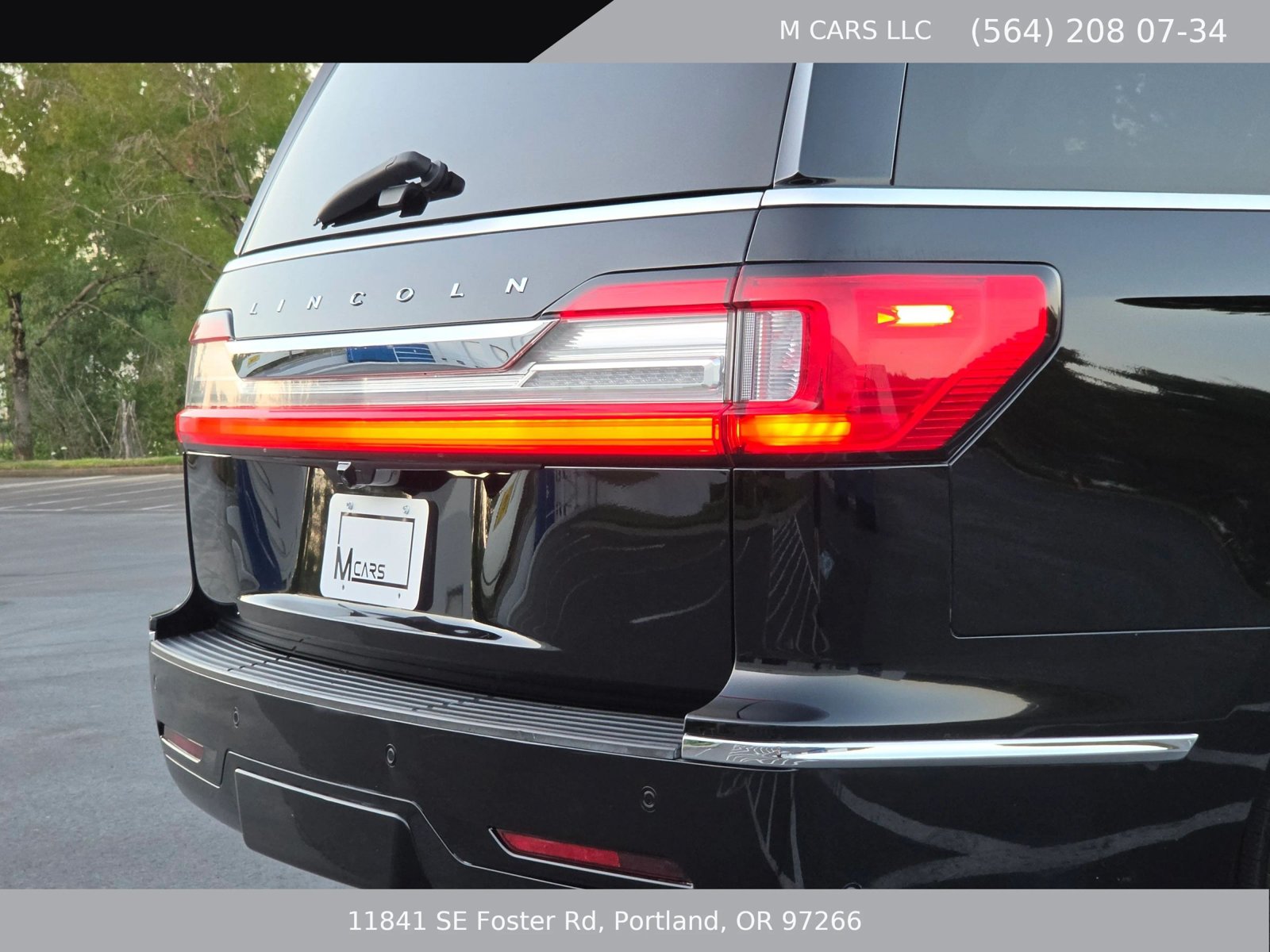 Used 2018 Lincoln Navigator L Reserve w/ Technology Package AWD/4WD image 11