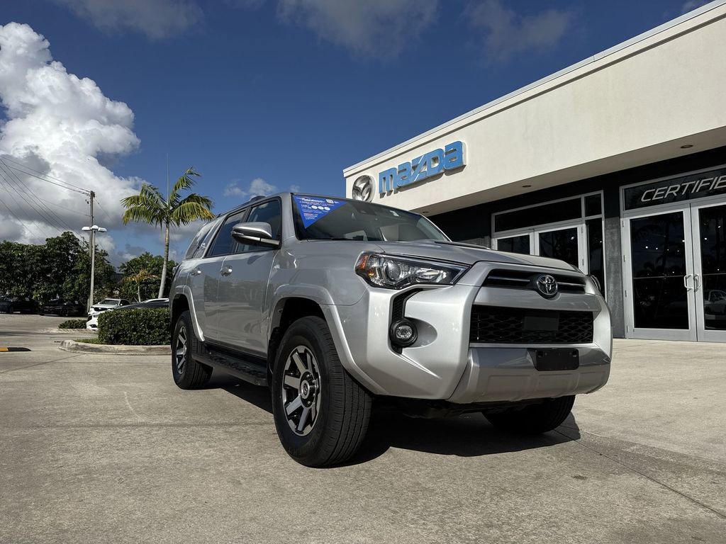 Used 2024 Toyota 4Runner TRD Off-Road Premium AWD/4WD image 31