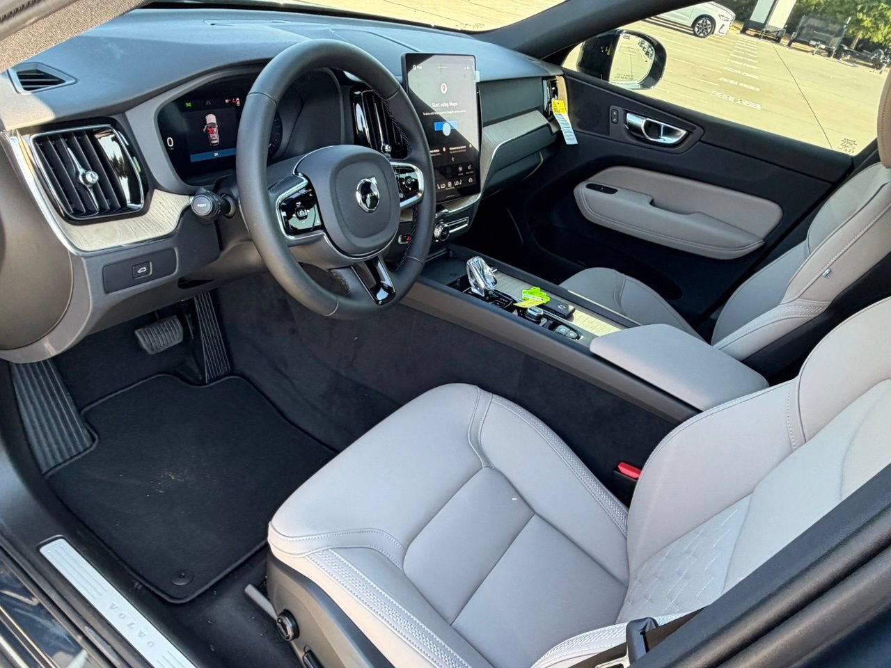 New 2027 Volvo XC60 B5 Core AWD/4WD image 9