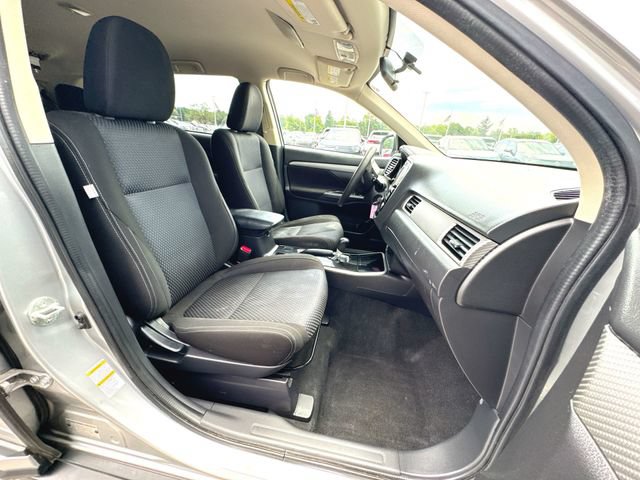 Used 2018 Mitsubishi Outlander ES AWD/4WD image 26