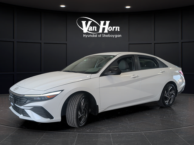 Certified 2025 Hyundai Elantra Sport FWD image 3