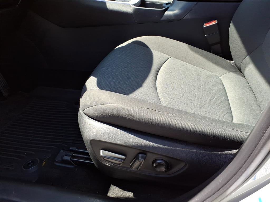 Used 2022 Toyota RAV4 XLE w/ Convenience Package AWD/4WD image 20