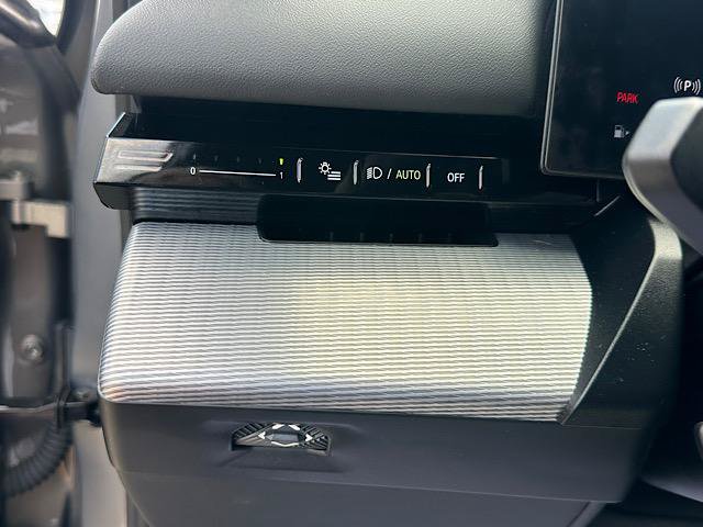 Certified 2025 BMW 530i xDrive AWD/4WD image 24
