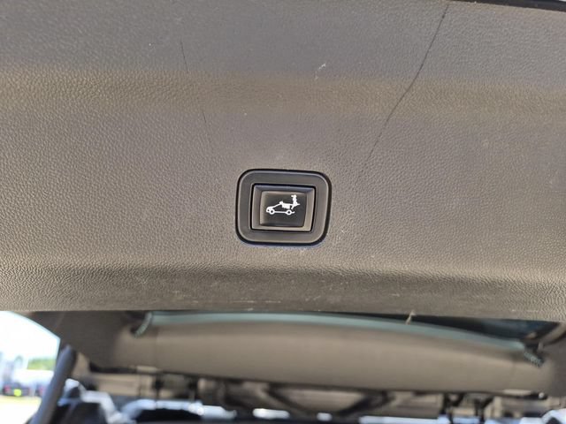 Used 2022 Chevrolet Suburban Z71 AWD/4WD image 12