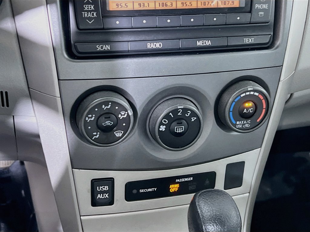 Used 2012 Toyota Corolla LE FWD image 13