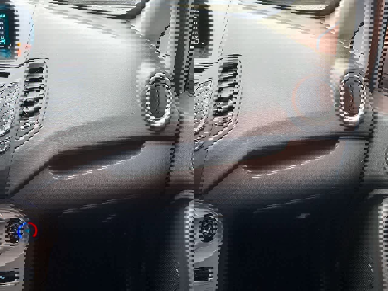 Used 2017 Ford Fiesta SE image 16