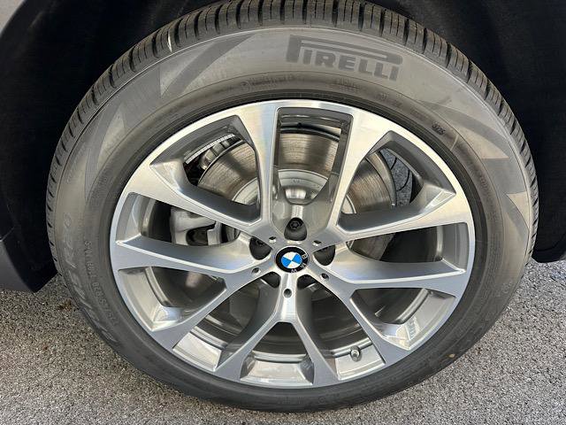 New 2026 BMW X5 xDrive50e image 7