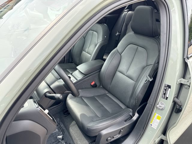 Certified 2024 Volvo XC40 B5 Core AWD/4WD image 16