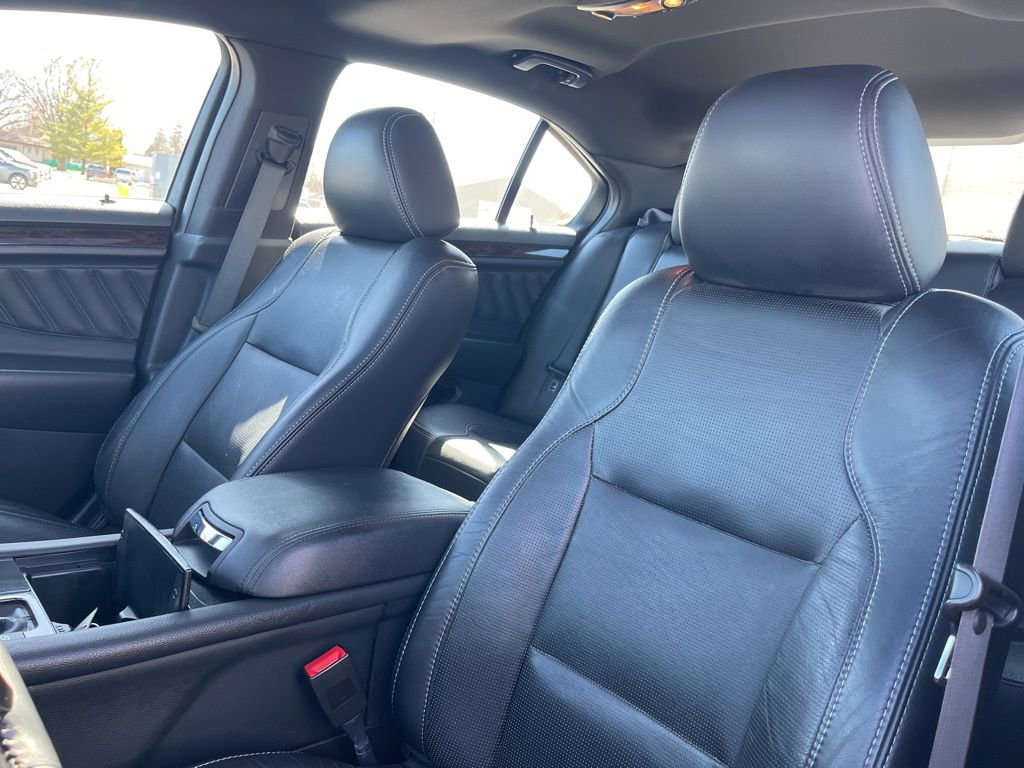 Used 2018 Ford Taurus Limited image 12