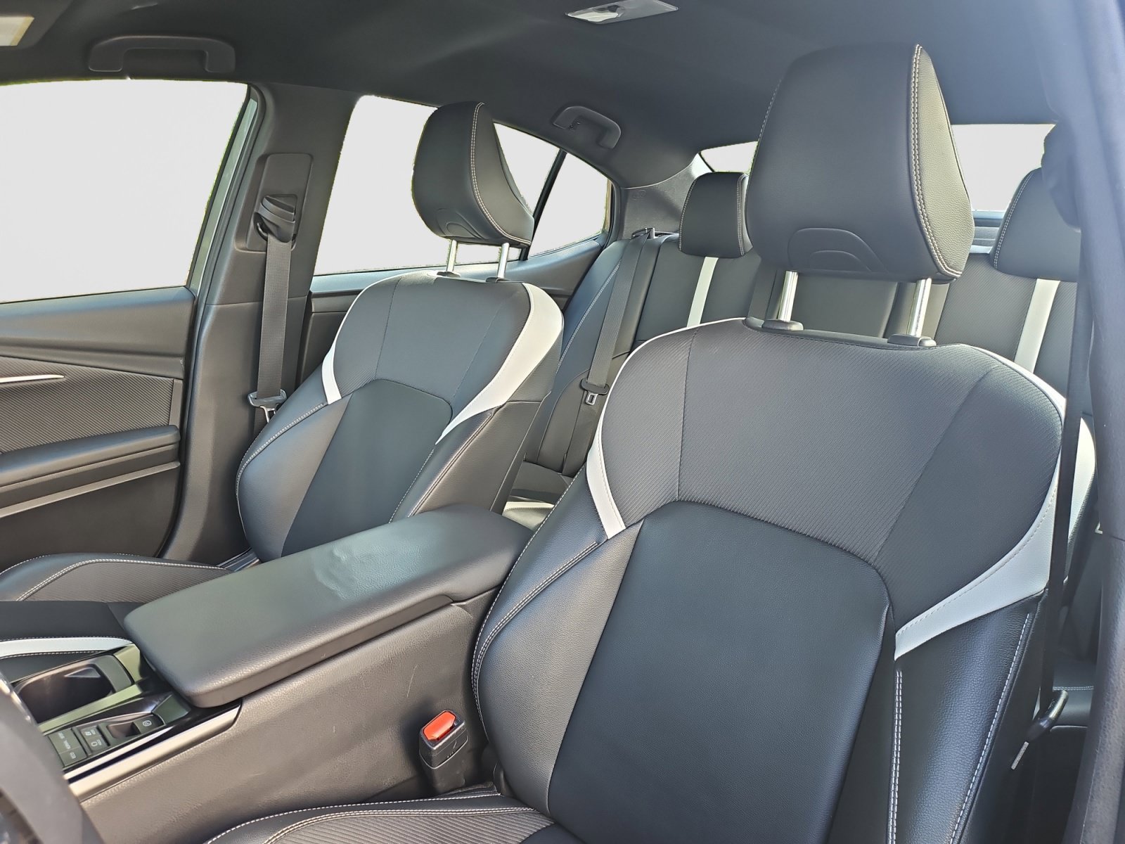 Used 2025 Toyota Camry SE FWD image 23