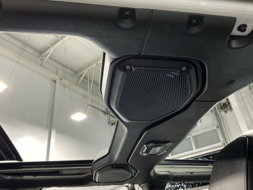 Used 2022 Jeep Wrangler Unlimited Sahara w/ Cold Weather Group image 11