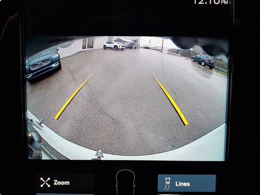 Used 2022 Volvo XC90 T6 Momentum image 20