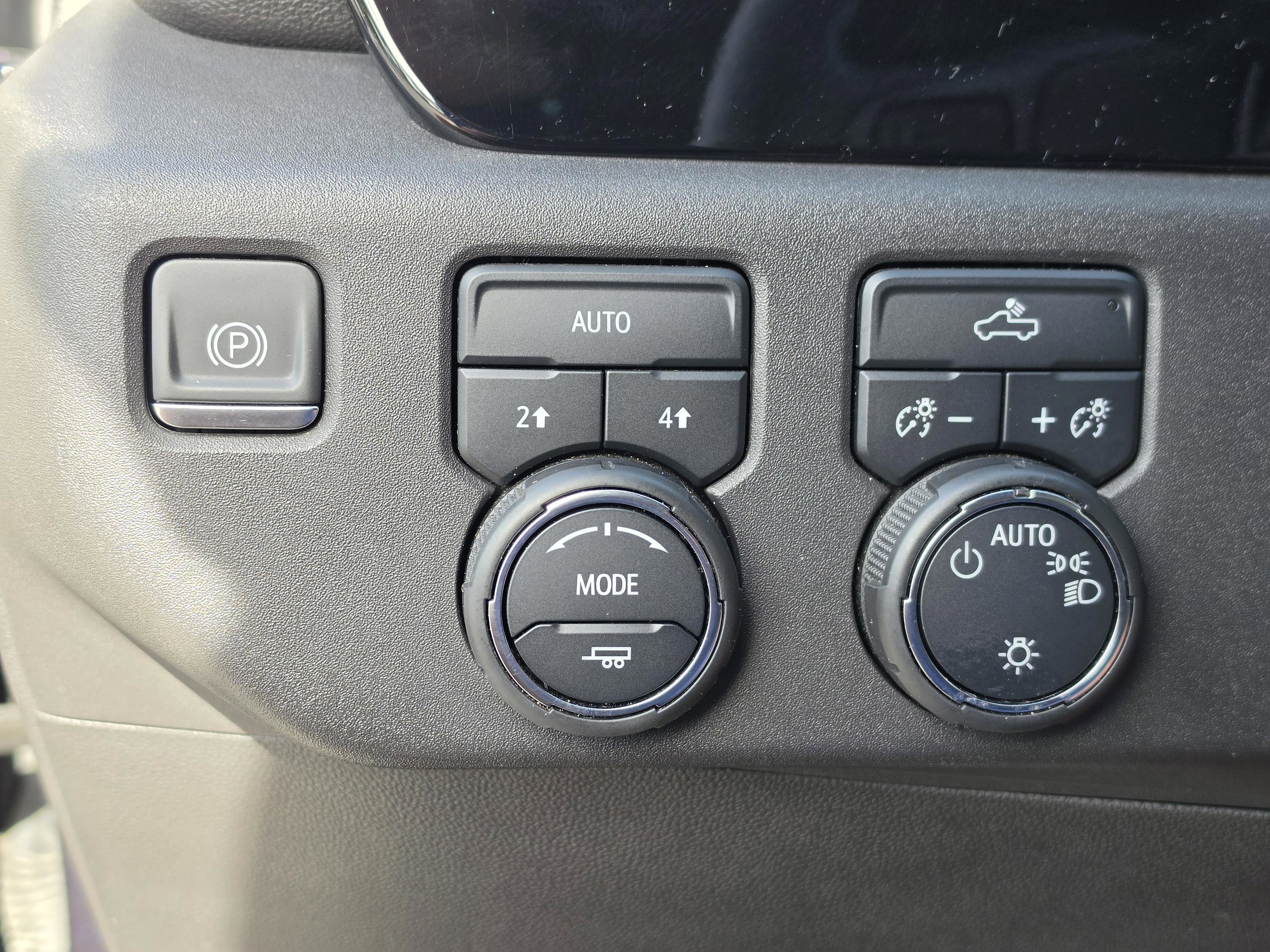 Used 2024 Chevrolet Silverado 1500 LT image 29