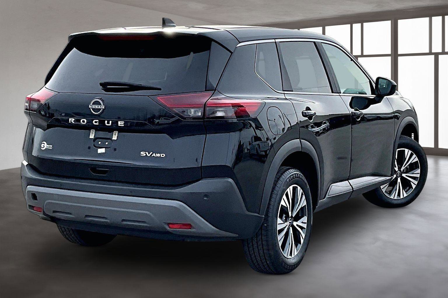 Used 2023 Nissan Rogue SV image 3