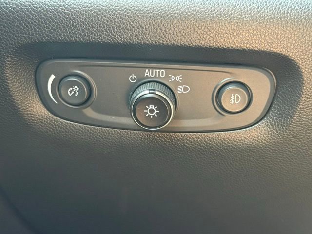 Used 2021 Chevrolet Traverse LT w/ LT Premium Package FWD image 21