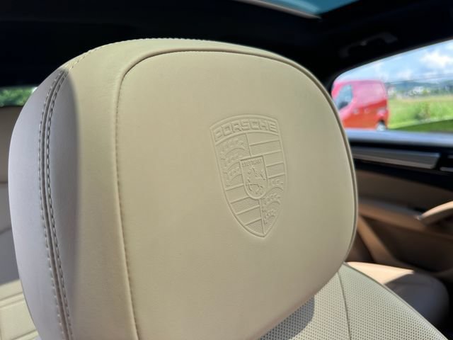 Used 2022 Porsche Cayenne S AWD/4WD image 40