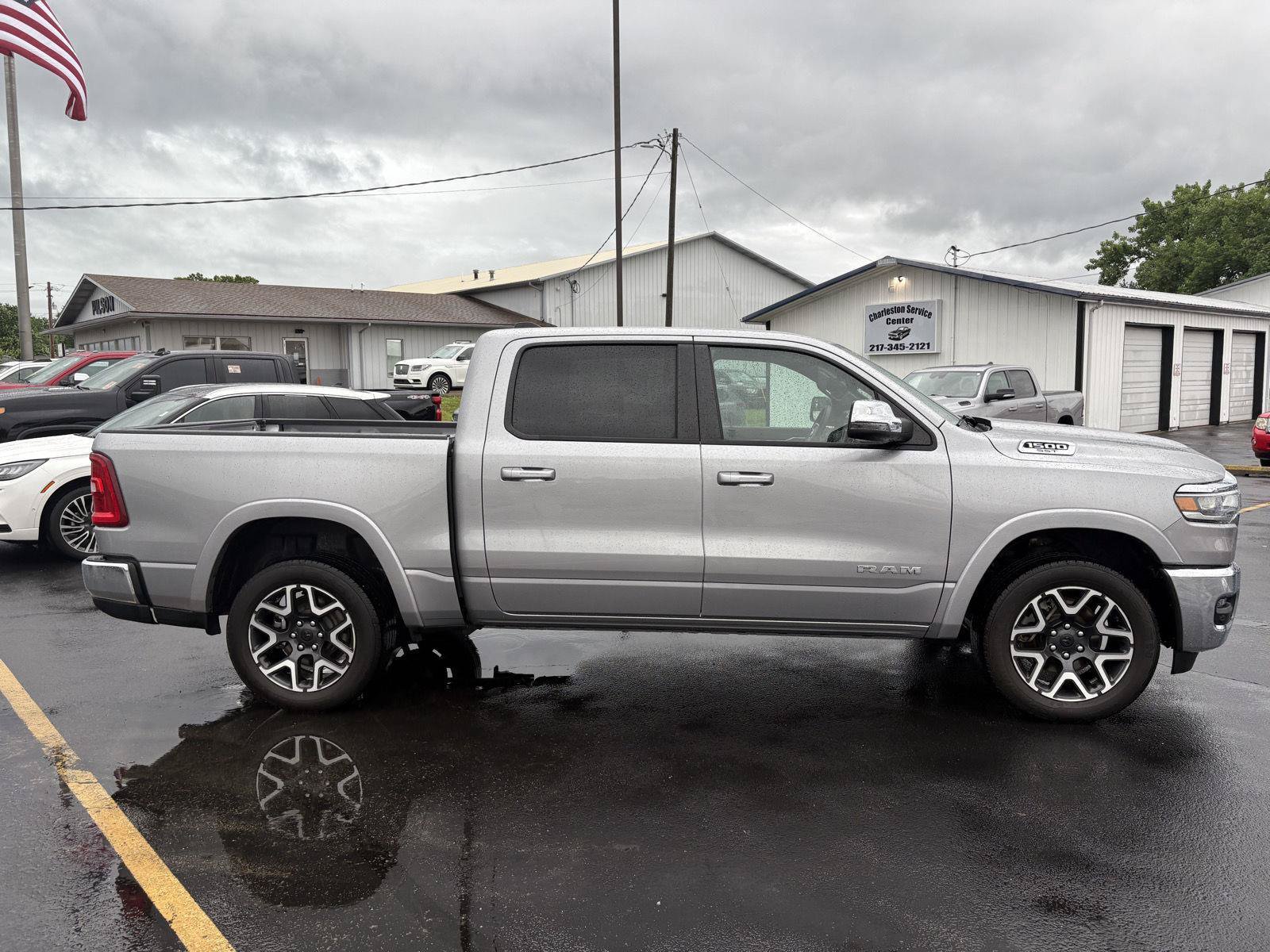 Used 2025 RAM 1500 Laramie AWD/4WD image 13