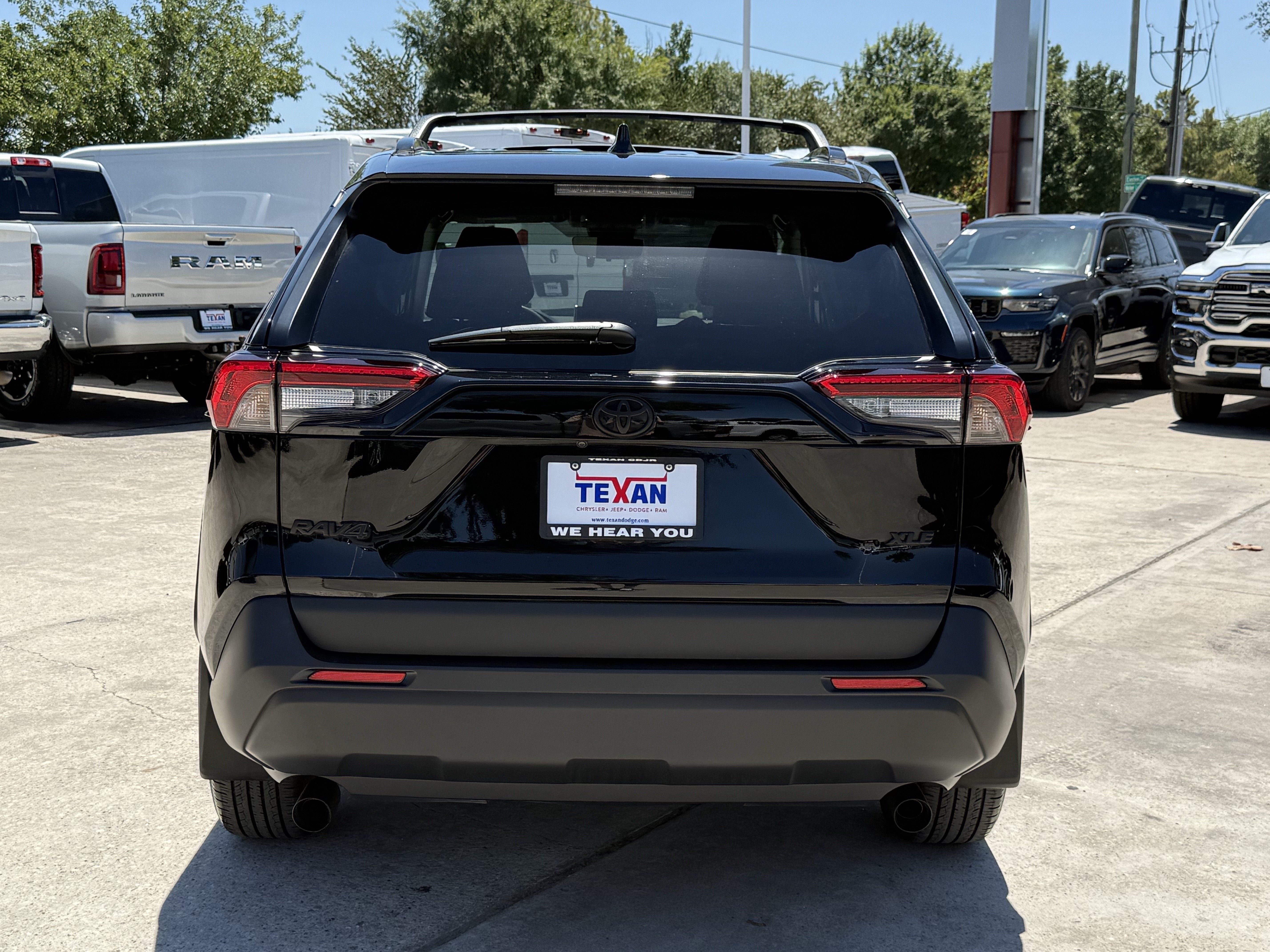 Used 2025 Toyota RAV4 XLE FWD image 6