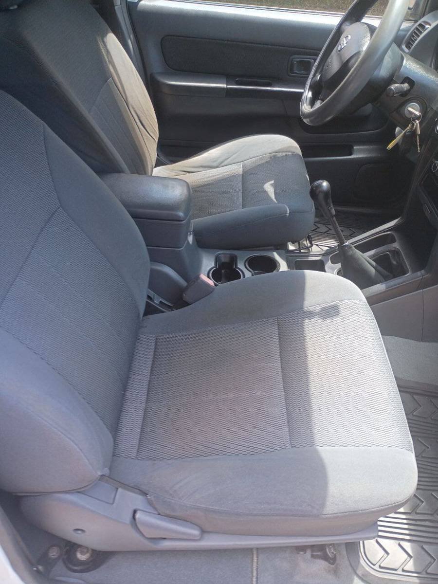 Used 2004 Nissan Frontier XE w/ (VTP) Value Truck Pkg RWD image 24