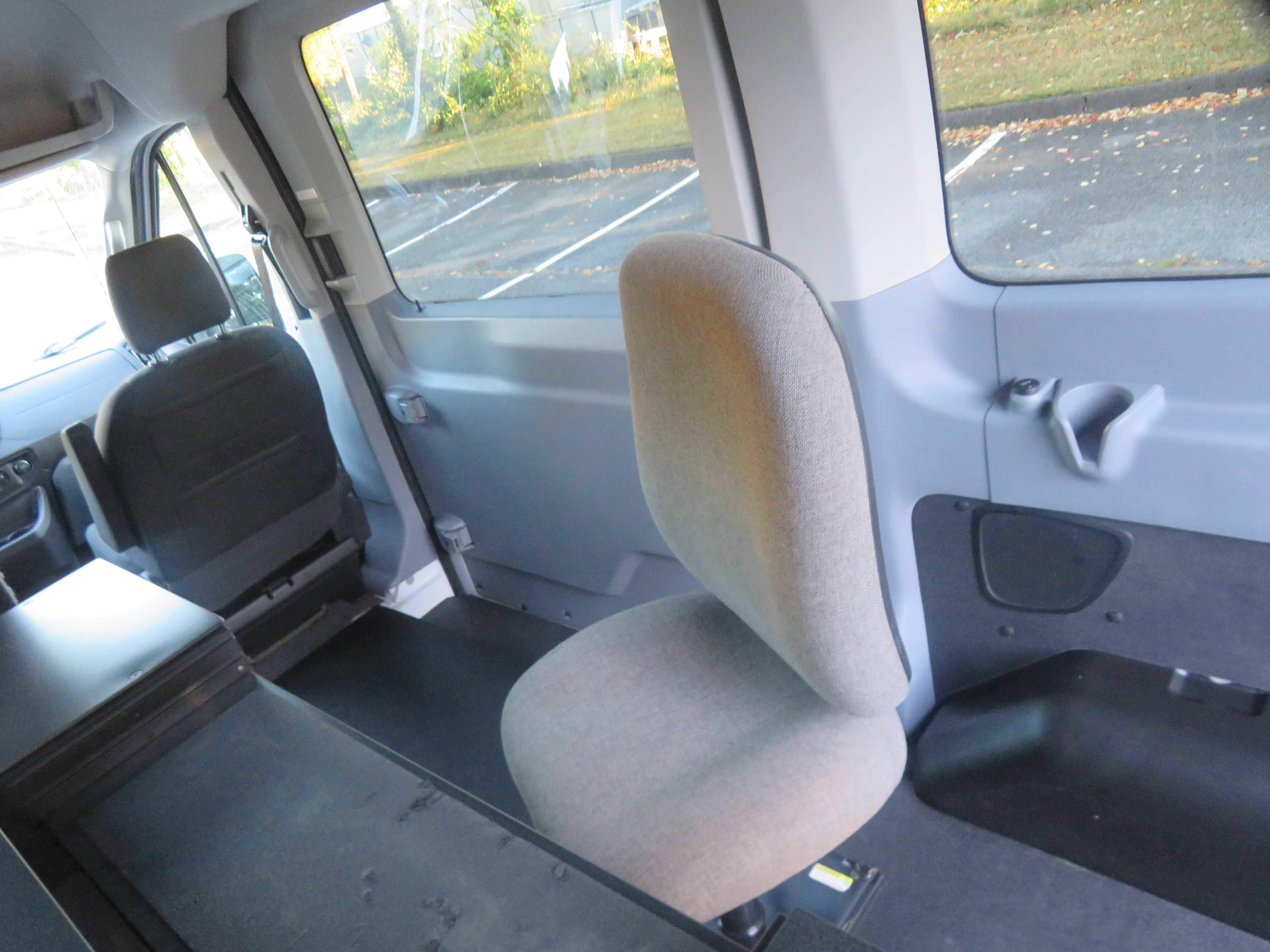 Used 2018 Ford Transit 150 XLT image 24