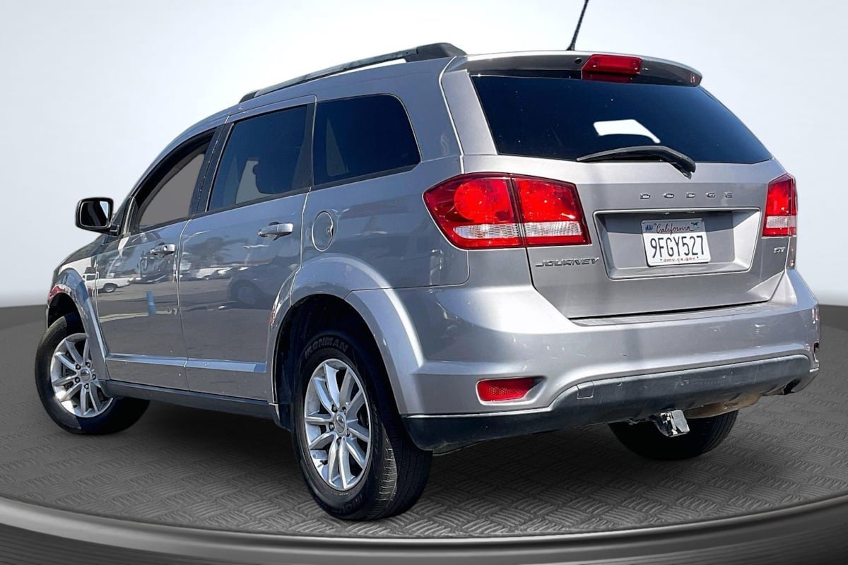 Used 2017 Dodge Journey SXT FWD image 2