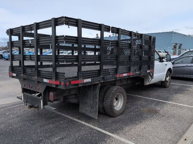 Used 2004 Ford F350 XL image 4