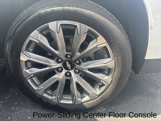 Used 2025 Chevrolet Suburban High Country image 29