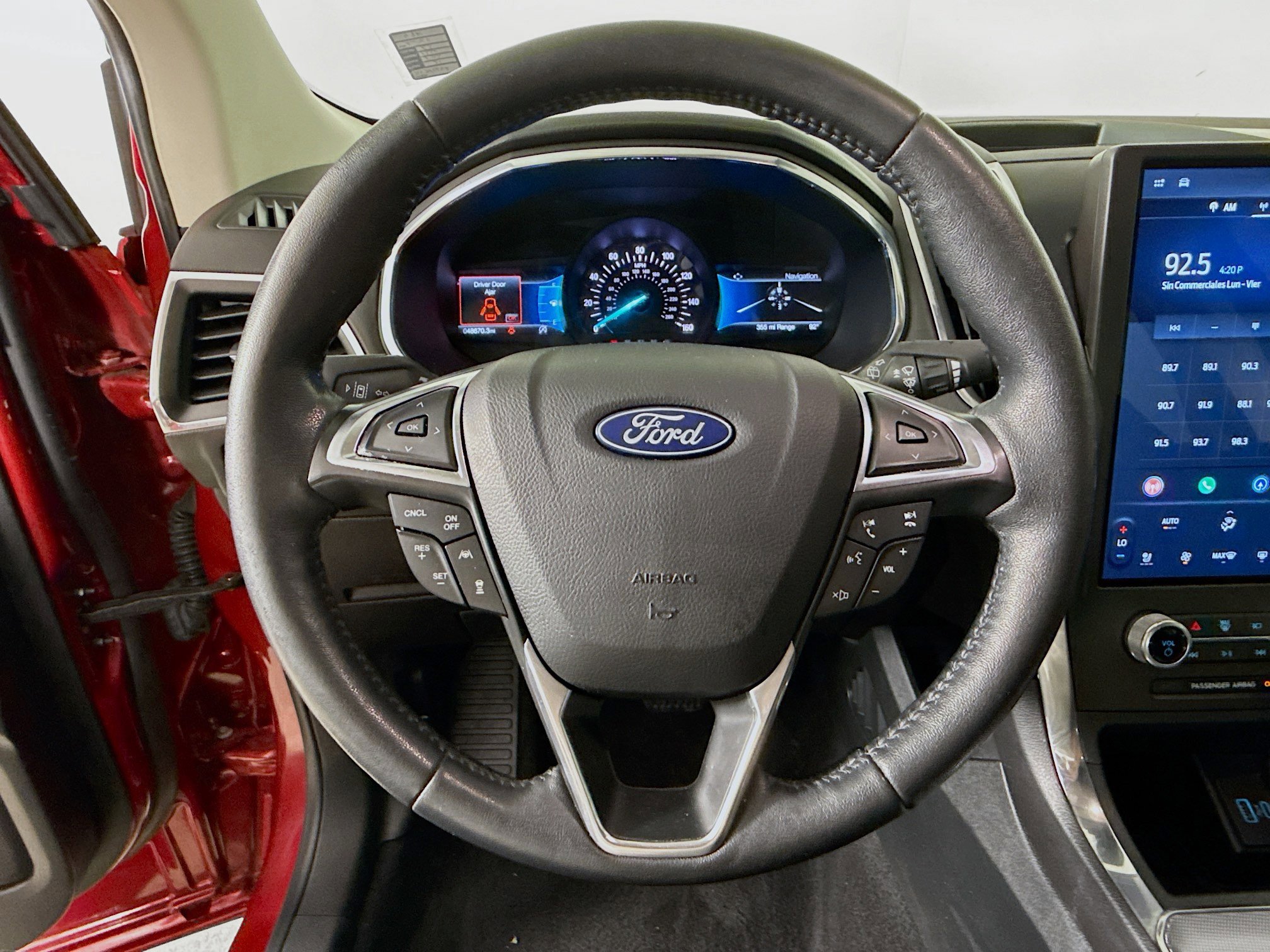 Used 2021 Ford Edge Titanium FWD image 11