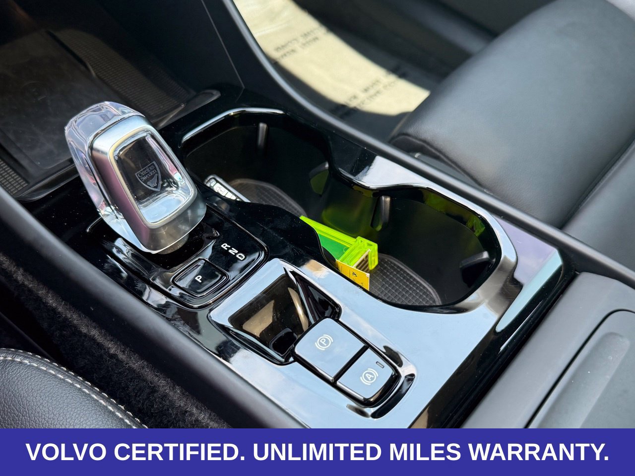 Certified 2026 Volvo XC40 B5 Plus AWD/4WD image 21
