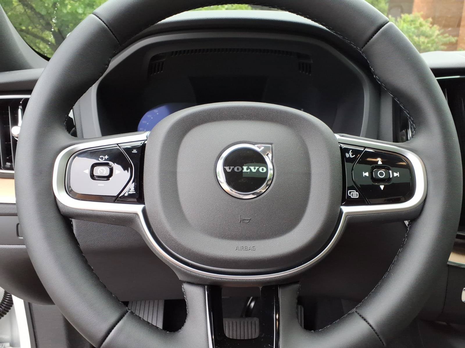 New 2026 Volvo XC60 B5 Plus w/ Protection Package Premier AWD/4WD image 22