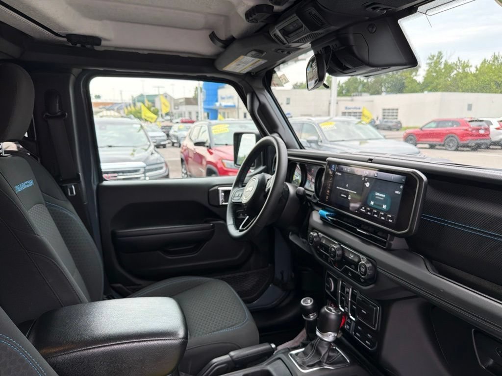 Used 2024 Jeep Wrangler Unlimited Rubicon 4xe AWD/4WD image 13