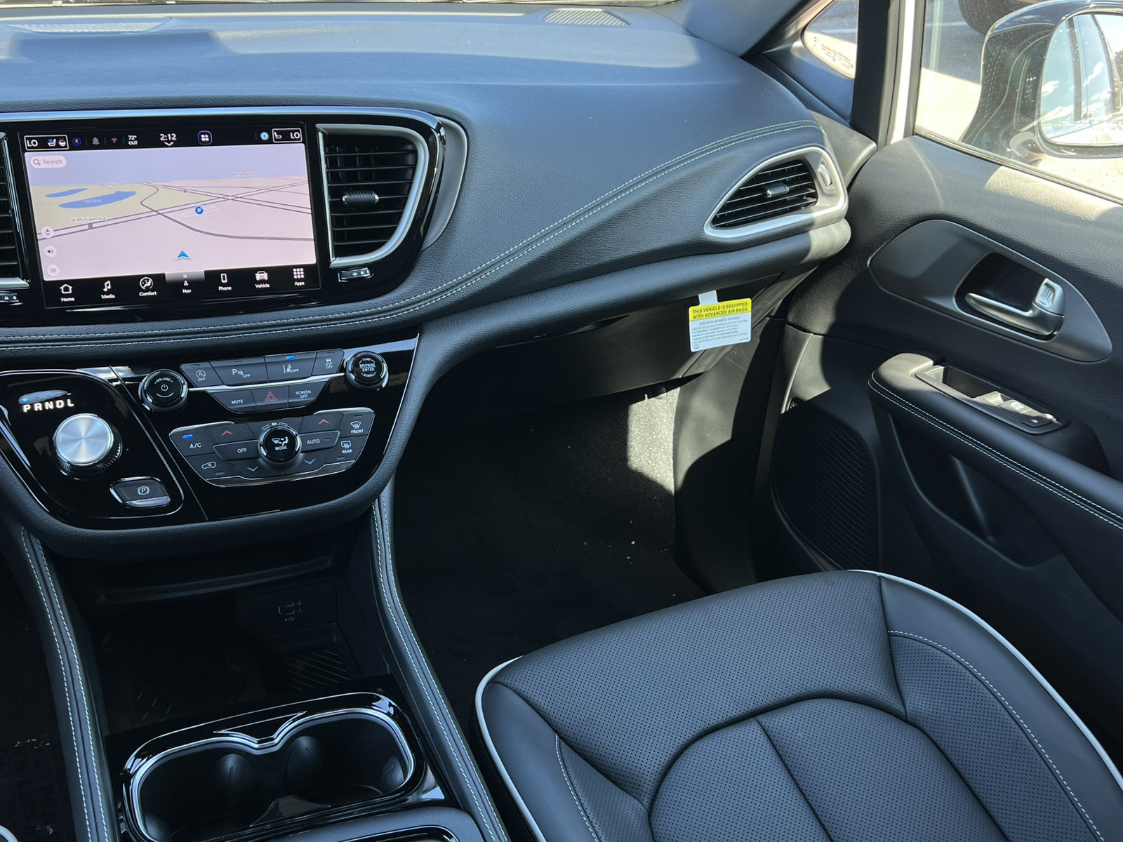 New 2027 Chrysler Pacifica Limited AWD/4WD image 35