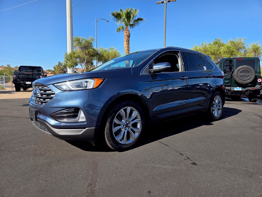 Used 2019 Ford Edge Titanium FWD image 2