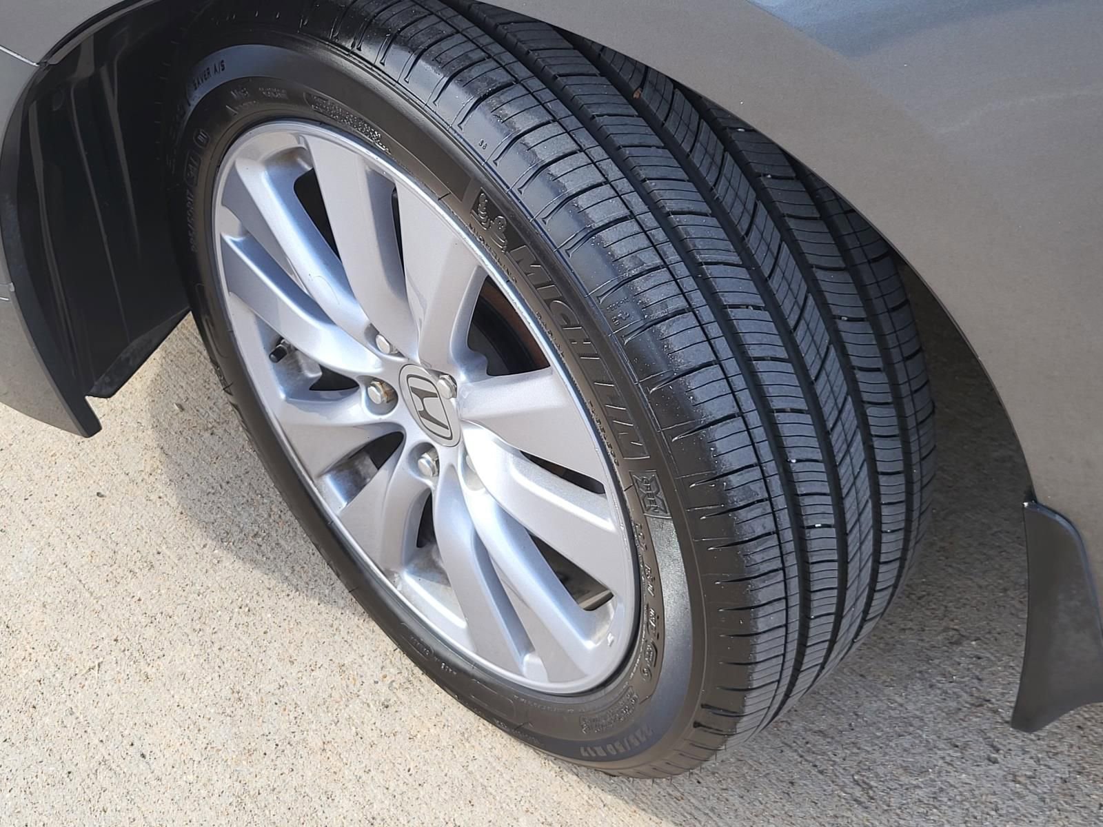 Used 2011 Honda Accord EX-L image 8